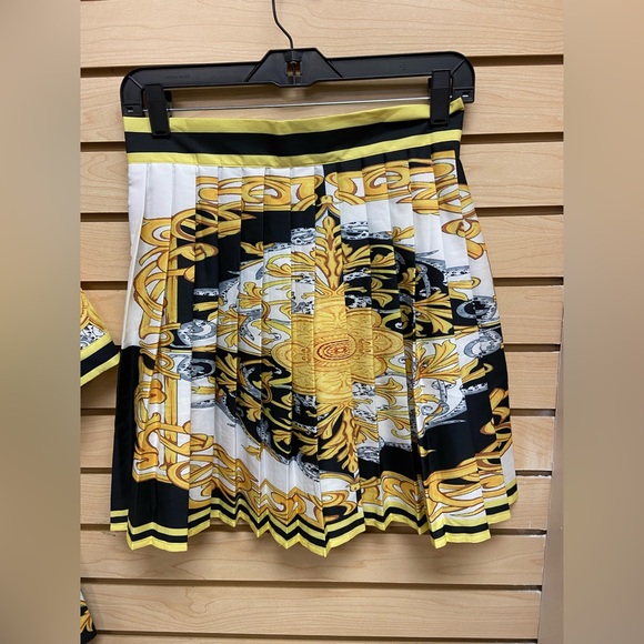 FASHION AMAZING GORGEOUS WOMEN SKIRT OUTFIT SIZE MEDIUM MSRP $175 - Picture 7 of 11